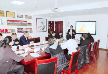 熱烈歡迎山東青年政治學(xué)院陳雨海副校長一行蒞臨德衡參觀交流，研討戰(zhàn)略合作